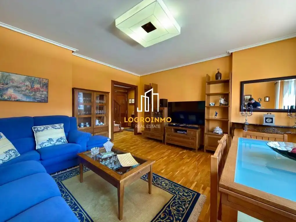 Living room of Flat for sale in  Logroño  with Heating, Storage room and Swimming Pool