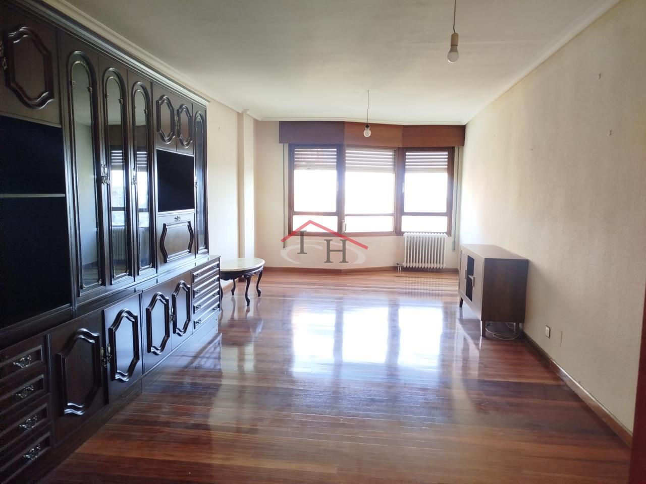 Living room of Flat for sale in León Capital   with Heating, Parquet flooring and Storage room