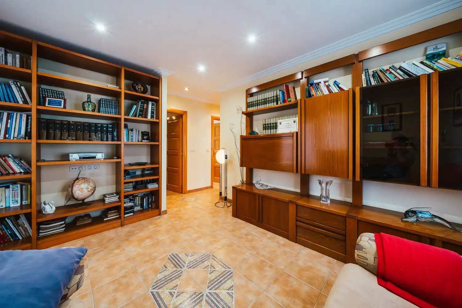 Wohnzimmer von Country house zum Verkauf in Muskiz mit Privatgarten, Terrasse und Balkon