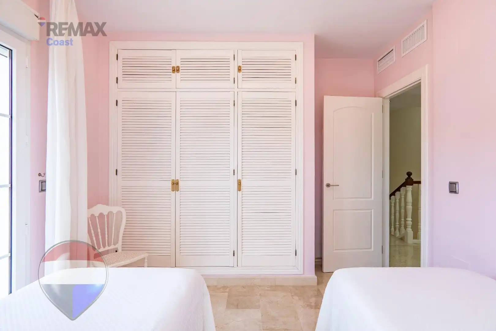 Schlafzimmer von Einfamilien-Reihenhaus zum Verkauf in Torremolinos mit Klimaanlage, Heizung und Terrasse