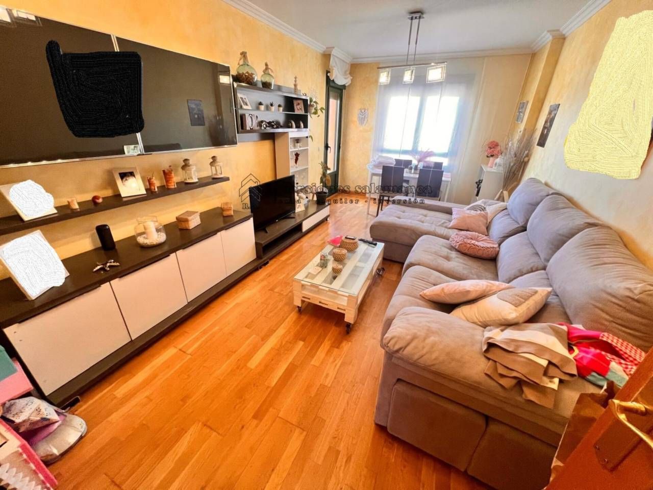 Living room of Flat for sale in Ledesma  with Heating, Furnished and Balcony