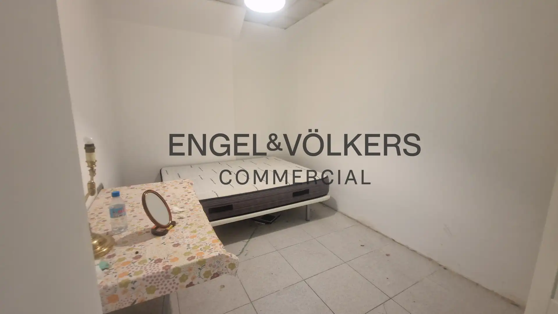 Buildings for sale in Collblanc