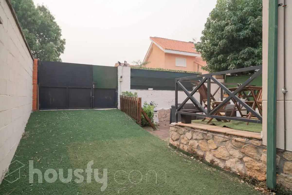Casa o xalet en venda a Calle Rio sil, Miraflores de la Sierra