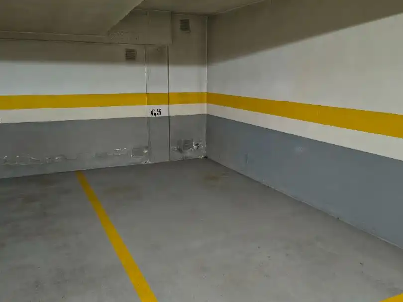 Parking de Piso de alquiler en Vigo  con Terraza y Balcón