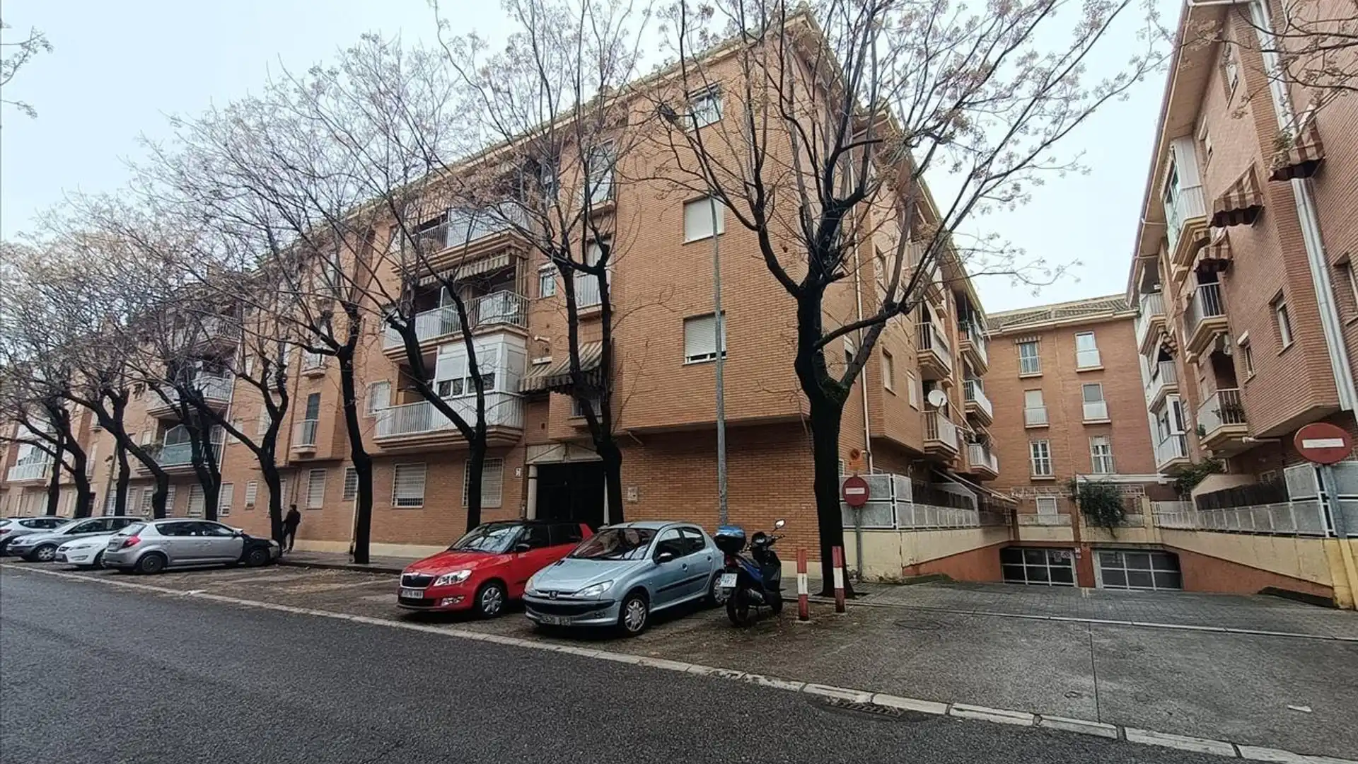 Flat for sale in De Las Lomas, Poniente-Norte - Miralbaida - Parque Azahara