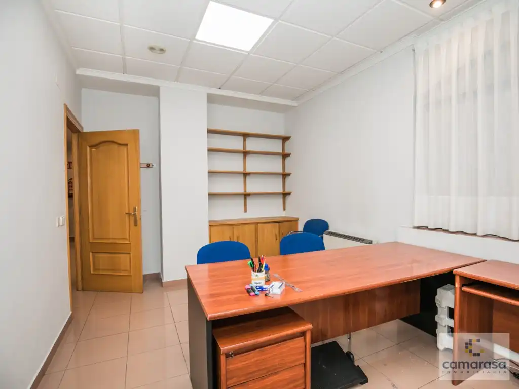 Local en venta en Ávila