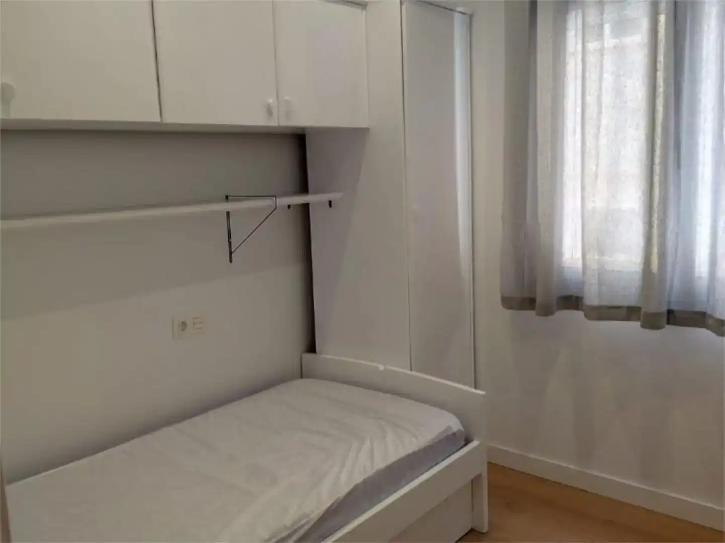 Bedroom of Flat for rent in  Granada Capital  with Air Conditioner and Balcony