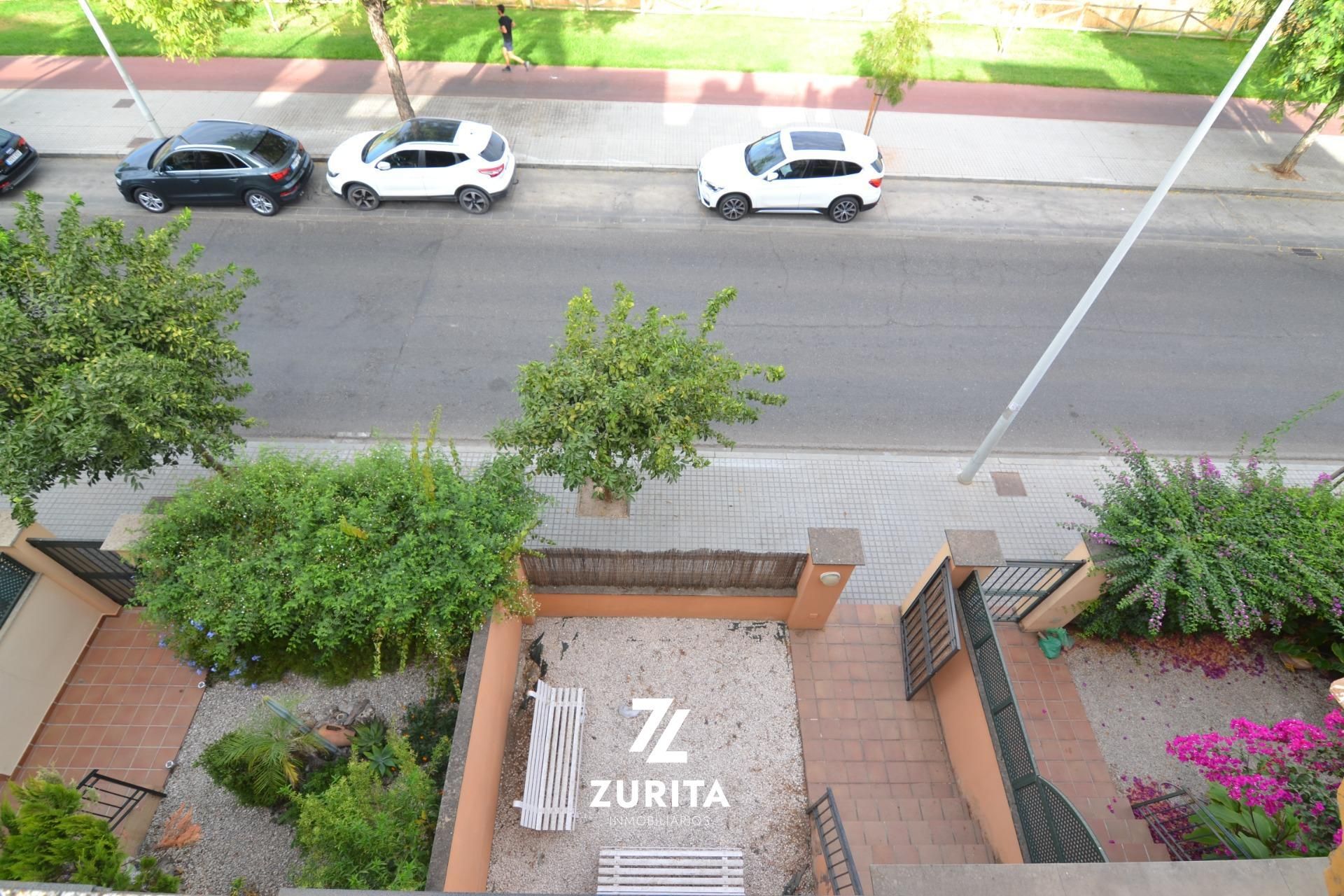 Vista exterior de Casa adosada en venda en  Córdoba Capital amb Aire condicionat, Jardí privat i Parquet