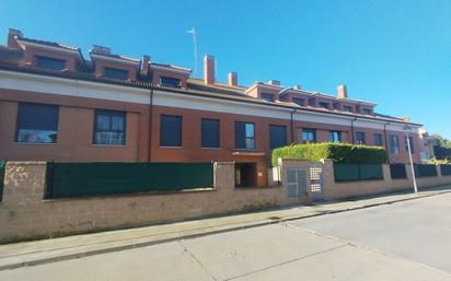 Exterior view of Flat for sale in Fuensaldaña  with Heating and Storage room