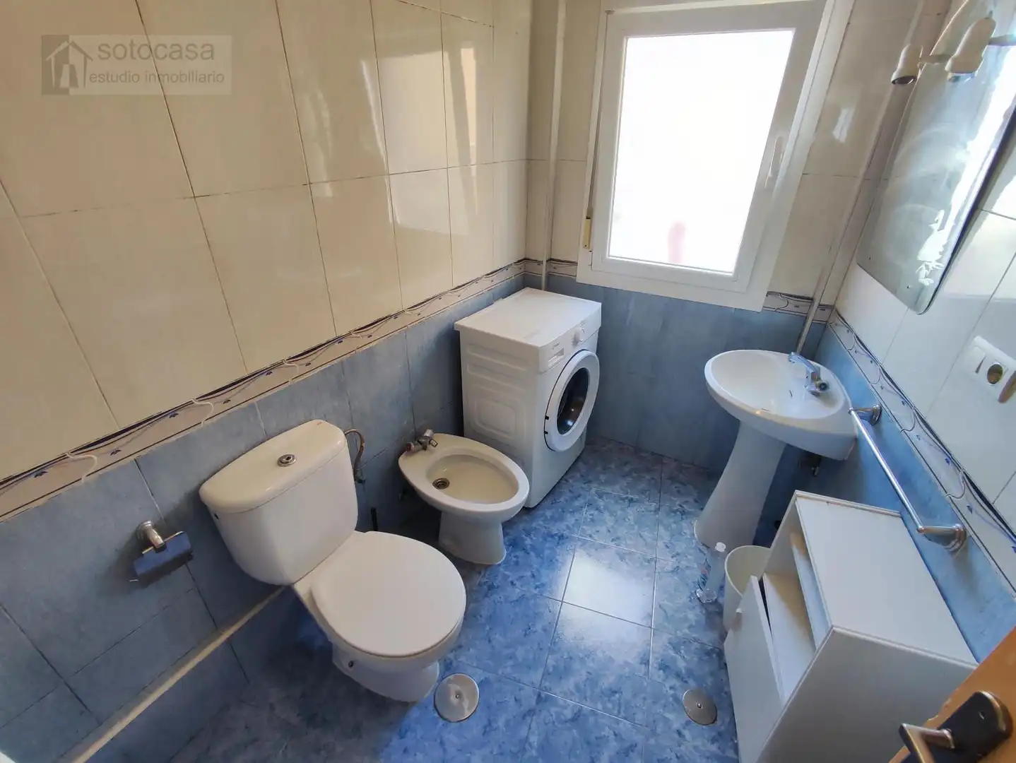 Baño de Ático en venta en Valladolid con Calefacción