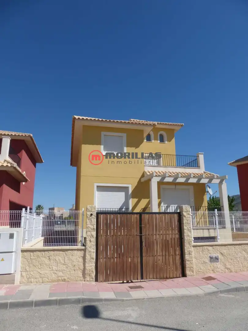 Casa con terraza en venta en Calle TOMILLO