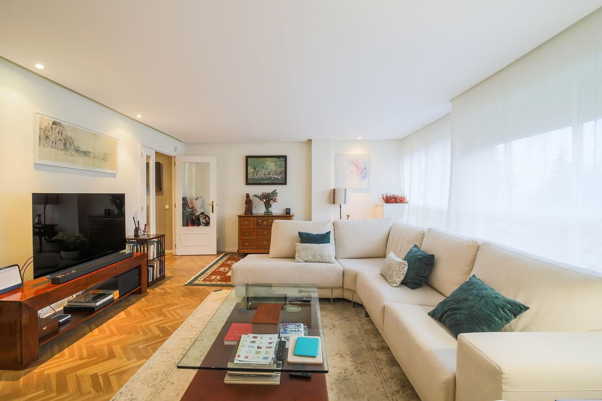 Living room of Duplex for sale in Las Rozas de Madrid  with Heating, Private garden and Terrace