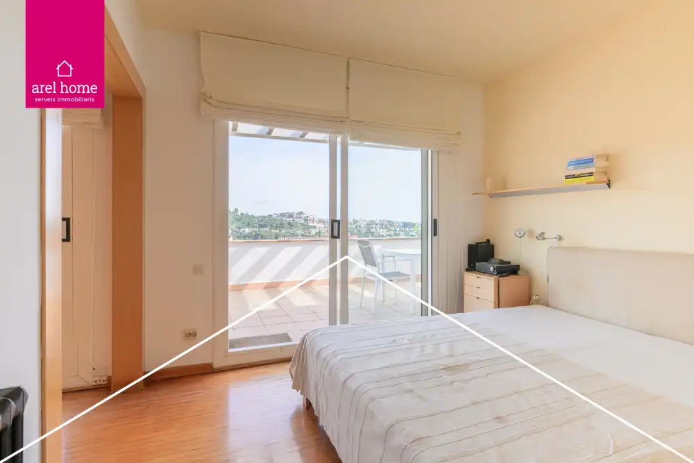 Bedroom of Houses for sale in Sant Just Desvern  with Heating, Private garden and Parquet flooring