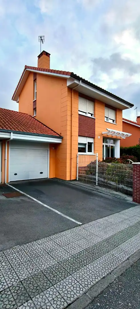 Detached house with garden for sale in Barrio San José, imagen 8