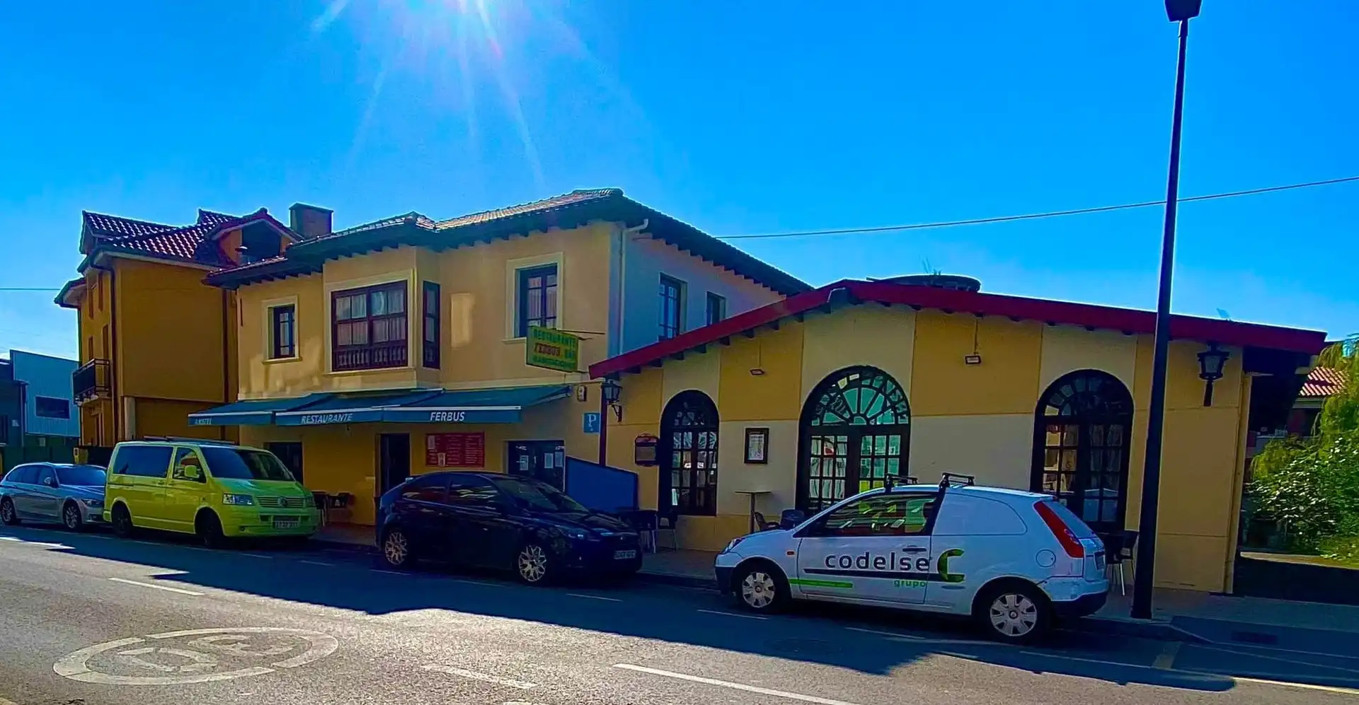 Vista exterior de Local en traspaso en Torrelavega  con Aire acondicionado y Calefacción