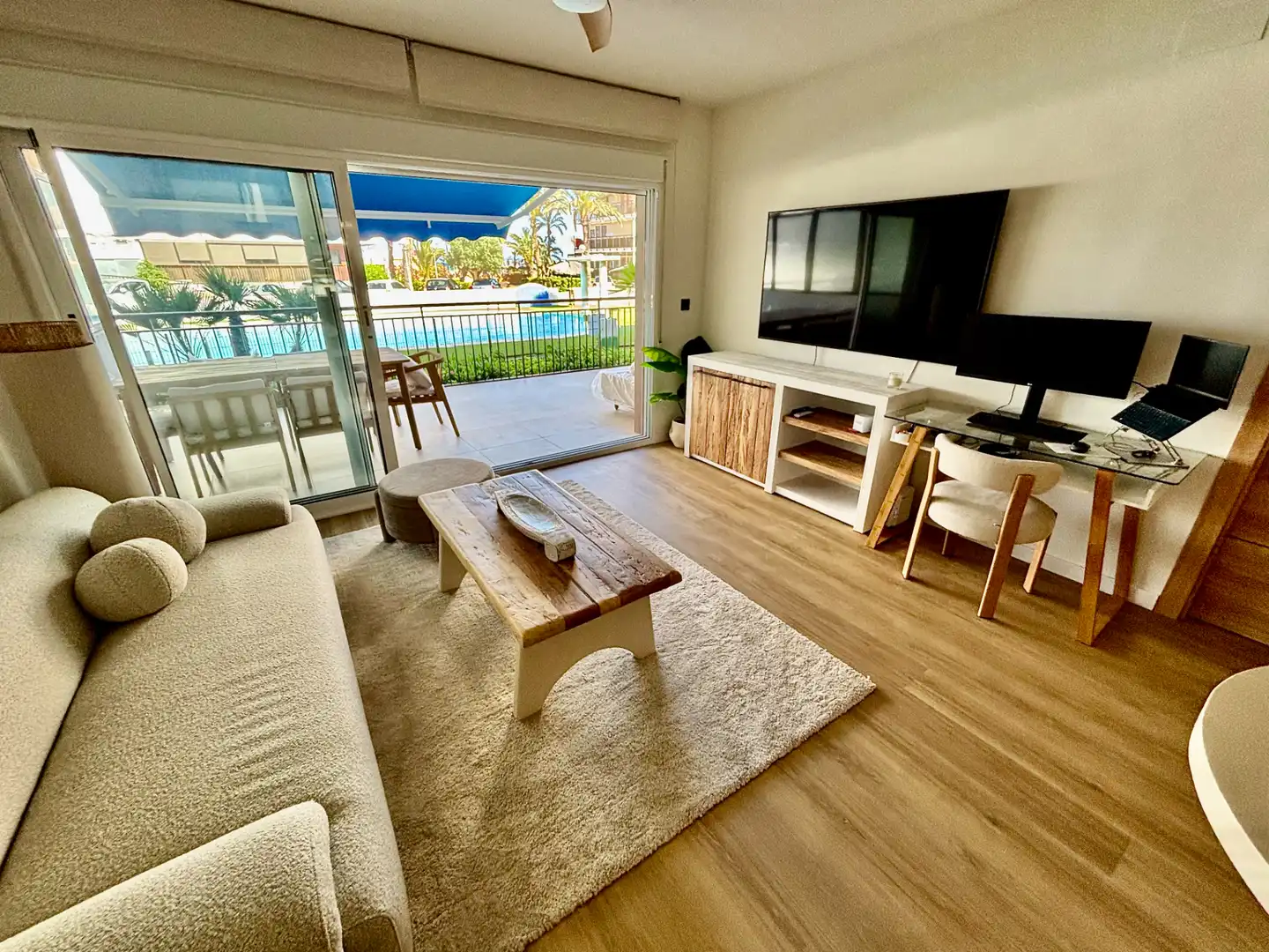 Sala d'estar de Pis en venda en Alicante / Alacant amb Aire condicionat, Terrassa i Moblat