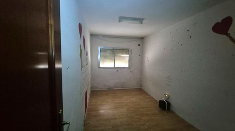 Foto 3 de Piso en venta en Calle Cl. Ramon Lujan, 116, Almendrales, Madrid Capital
