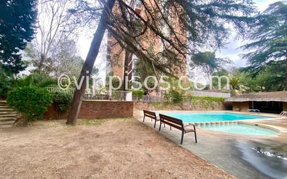 Swimming pool of Flat for sale in  Barcelona Capital  with Heating, Private garden and Parquet flooring