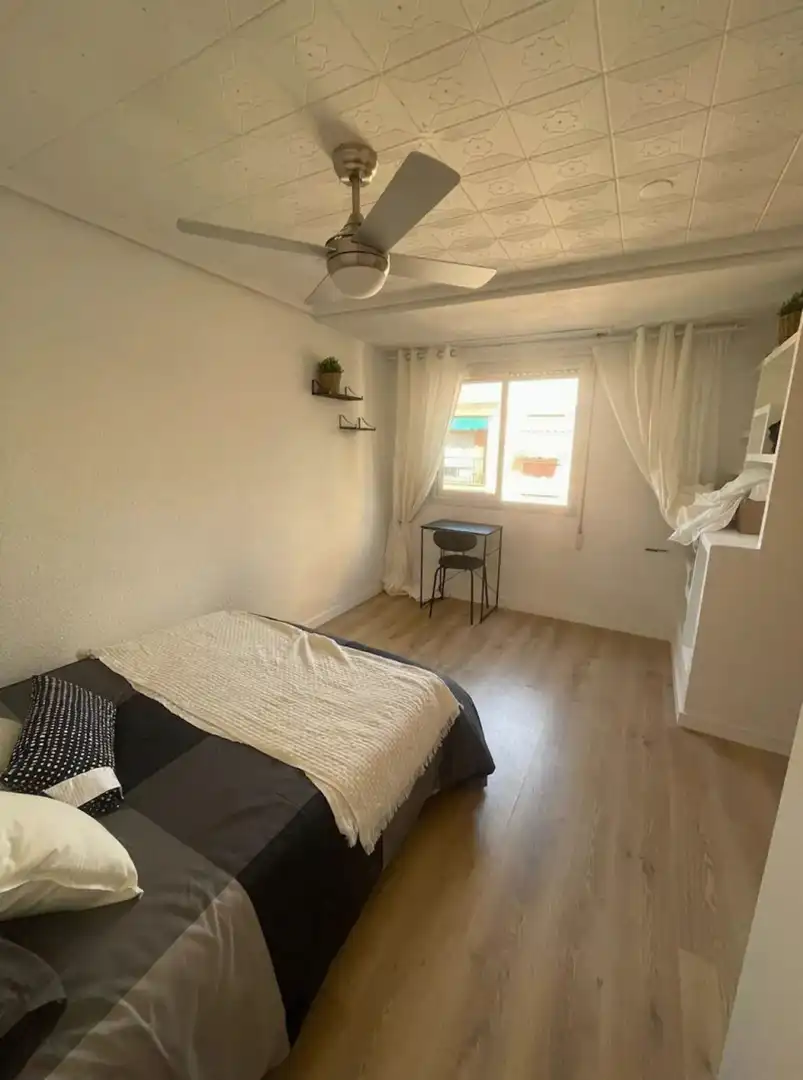 Schlafzimmer von Wohnung zur untervermieten in Rascanya