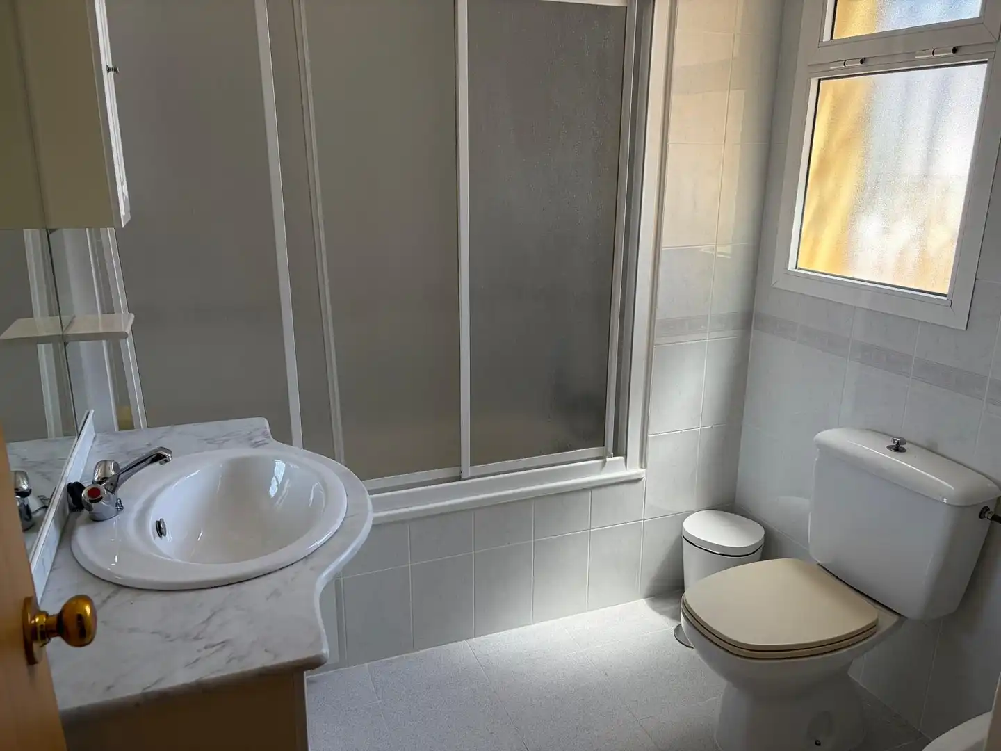 Badezimmer von Haus oder Chalet zur Miete in Dos Hermanas mit Klimaanlage, Möbliert und Ofen