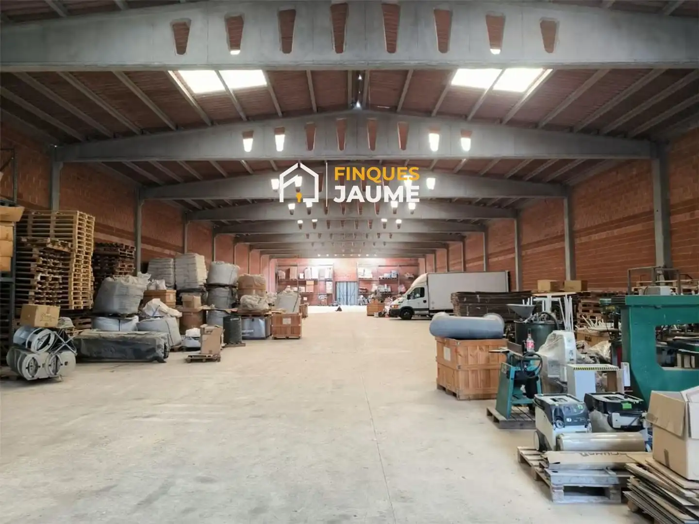 Industrial buildings for sale in LV-3024, Preixens