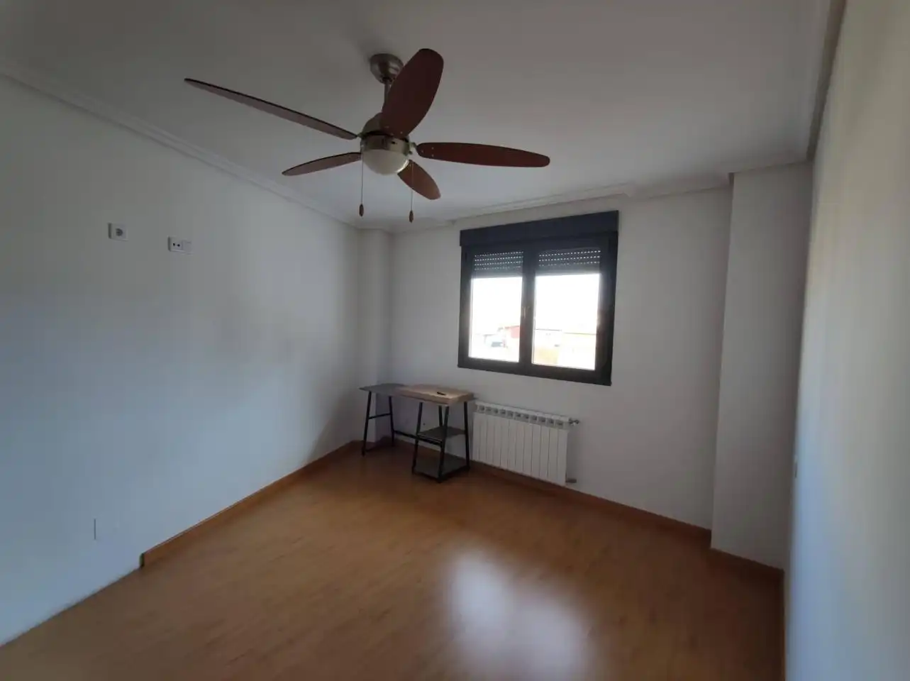 Bedroom of Flat for sale in Ponferrada  with Air Conditioner and Storage room