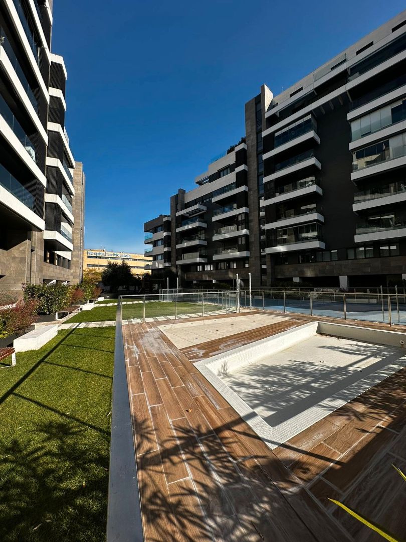 Swimming pool of Flat for sale in  Madrid Capital  with Heating, Private garden and Terrace