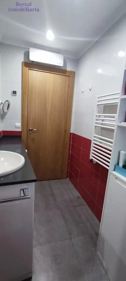 Badezimmer von Wohnung zum Verkauf in  Logroño mit Klimaanlage, Heizung und Terrasse