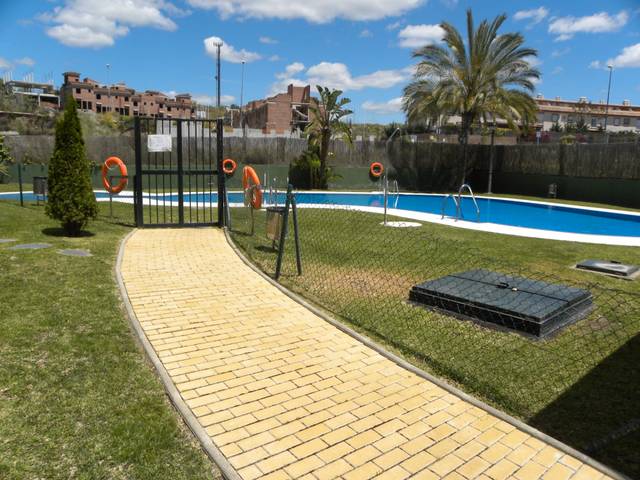 Piso en Alquiler en Calle Crisipo en Añoreta Baja