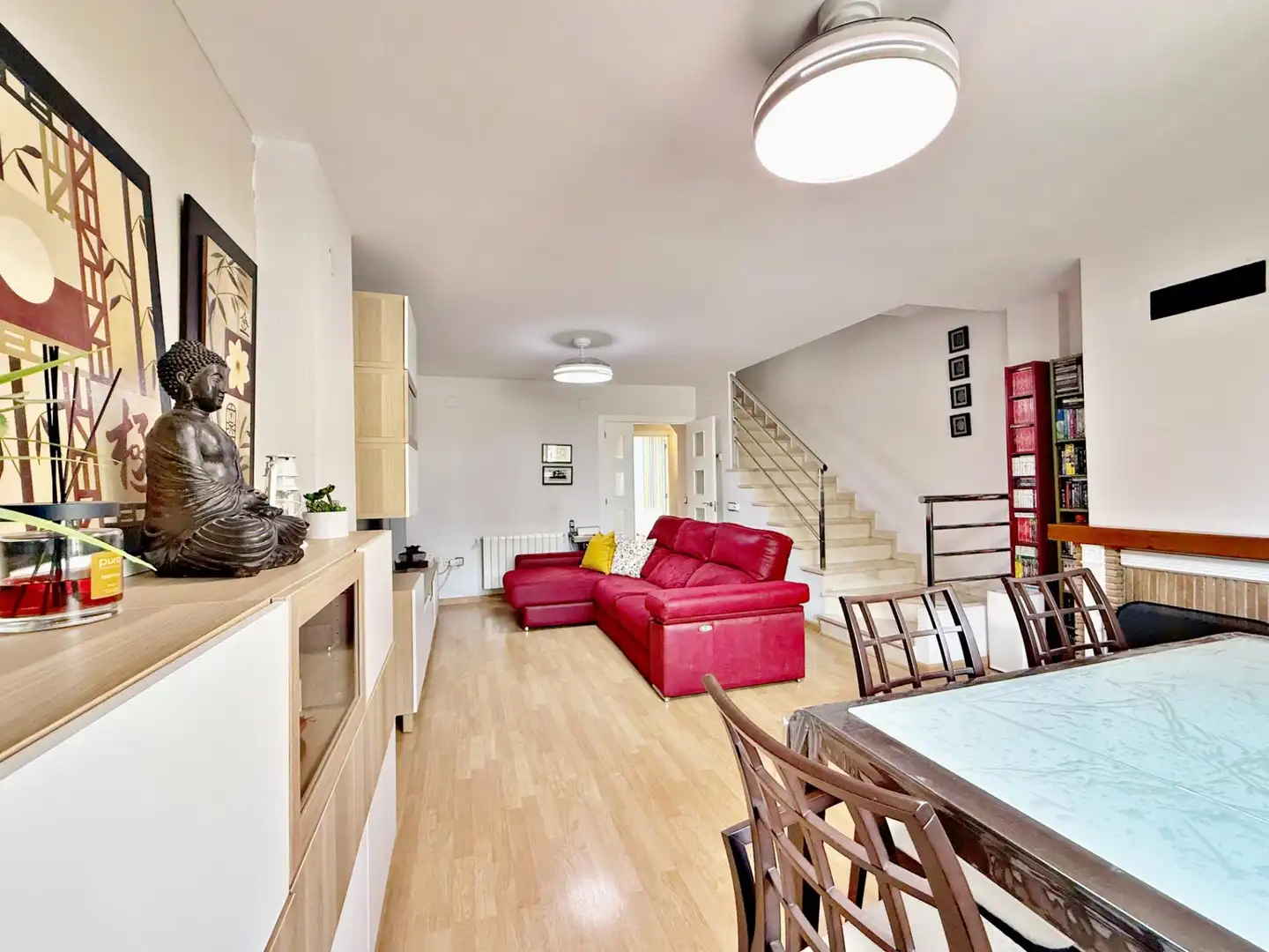 Sala de estar de Casa adosada en venta en Paterna con Aire acondicionado, Jardín privado y Trastero