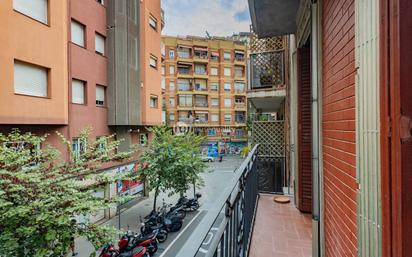 Exterior view of Flat for sale in  Barcelona Capital  with Air Conditioner, Parquet flooring and Terrace