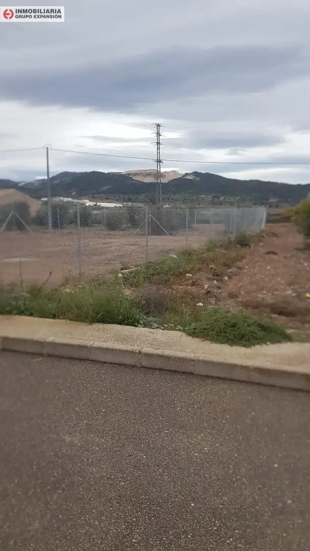 Casa o xalet en venda en El Pinós / Pinoso amb Aire condicionat, Calefacció i Jardí privat