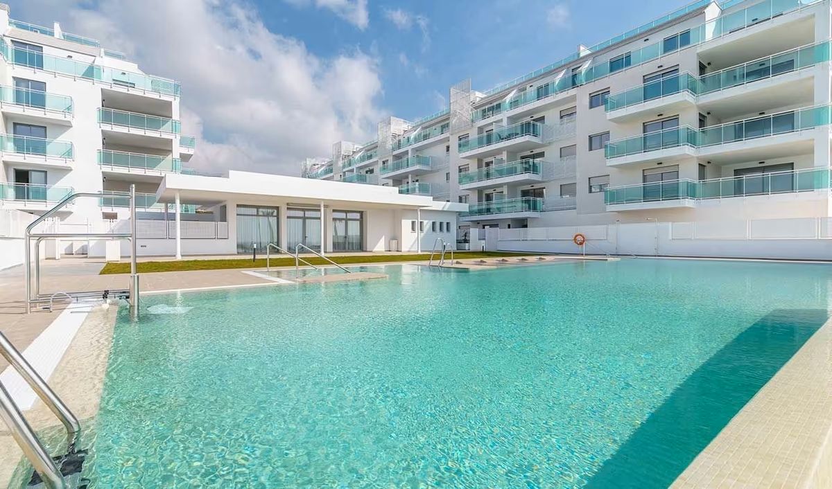 Piscina de Apartament en venda en Torrox amb Aire condicionat, Terrassa i Traster