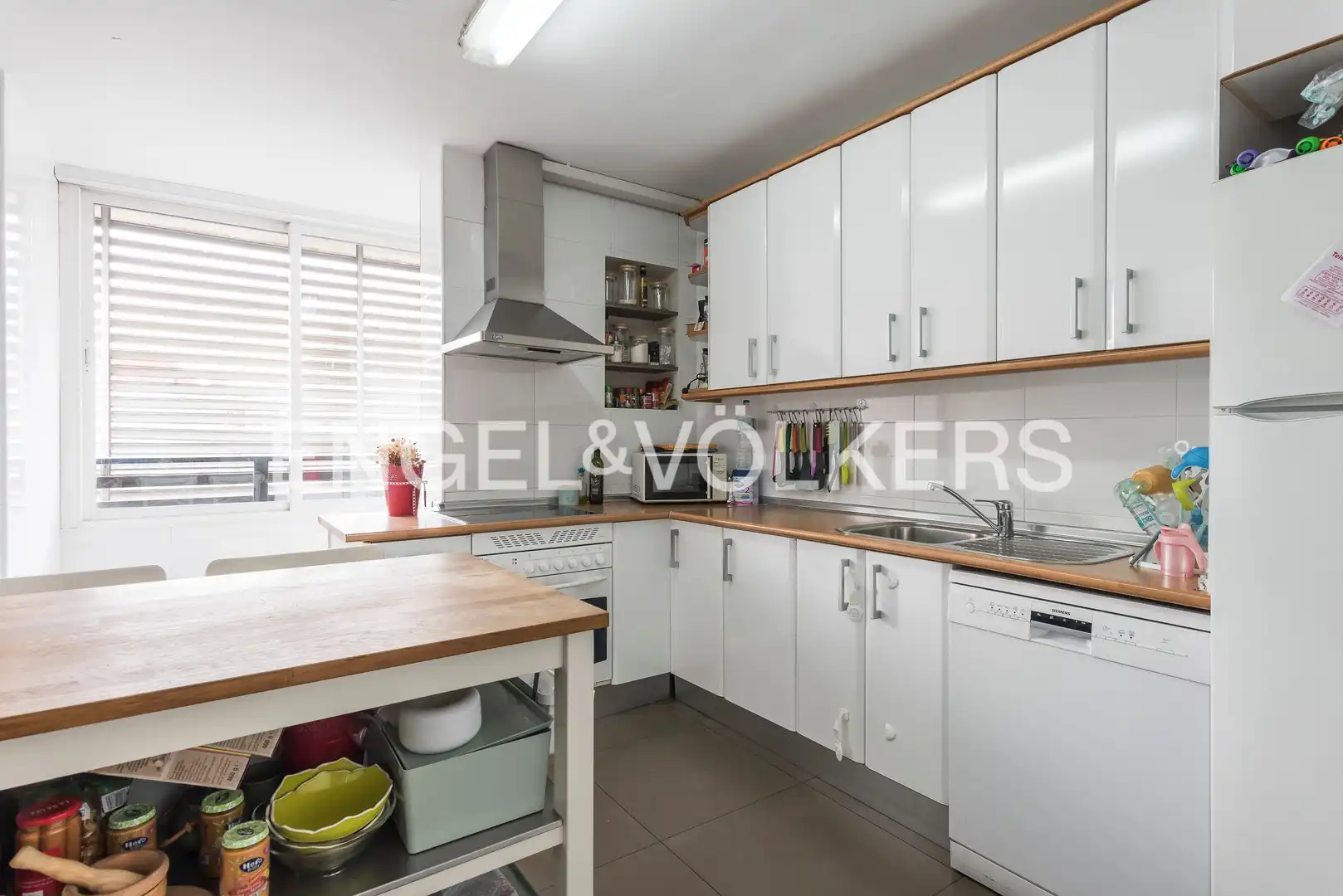 Kitchen of Flat for sale in Madrid  with Air Conditioner, Heating and Parquet flooring