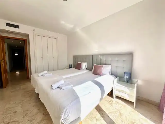 Habitación de Ático en venta en Marbella con Aire acondicionado, Terraza y Trastero