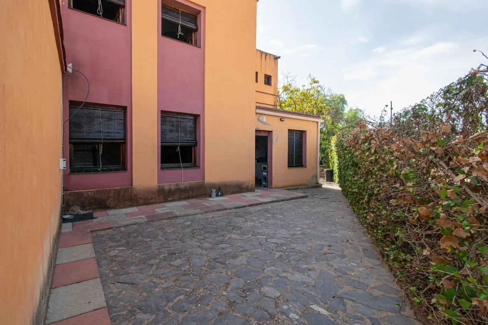 Außenansicht von Country house zum Verkauf in Mairena del Aljarafe mit Terrasse, Schwimmbad und Balkon