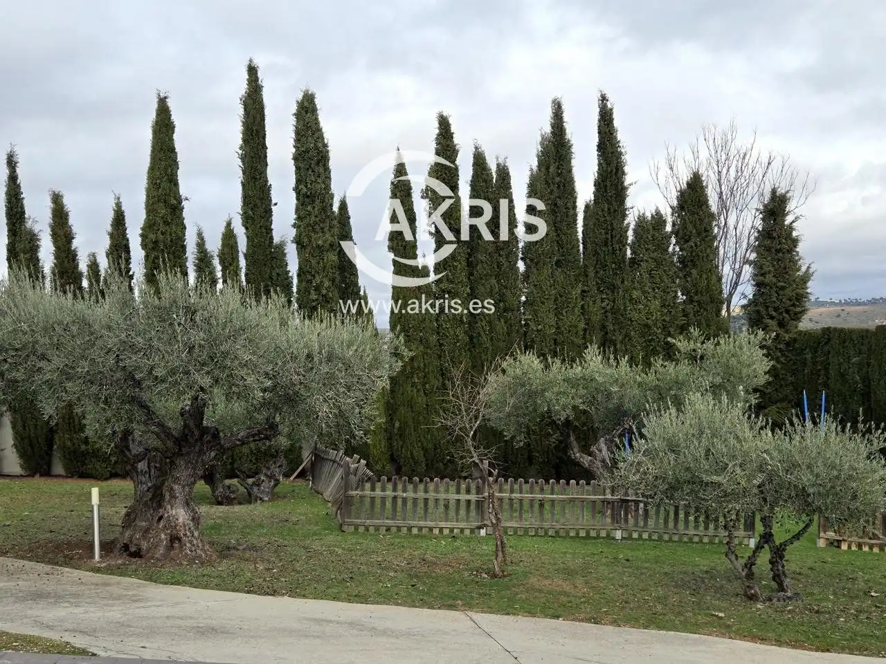 Houses for sale in Calle Monasterio Santa María la Real, Los Cigarrales-La Bastida