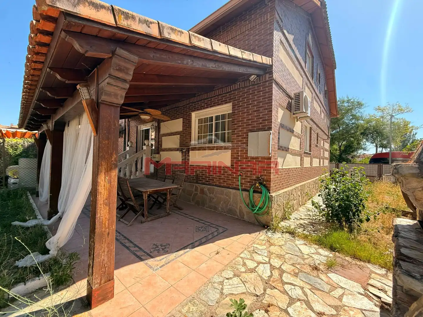 Vista exterior de Casa adosada en venda en Seseña amb Aire condicionat, Calefacció i Jardí privat