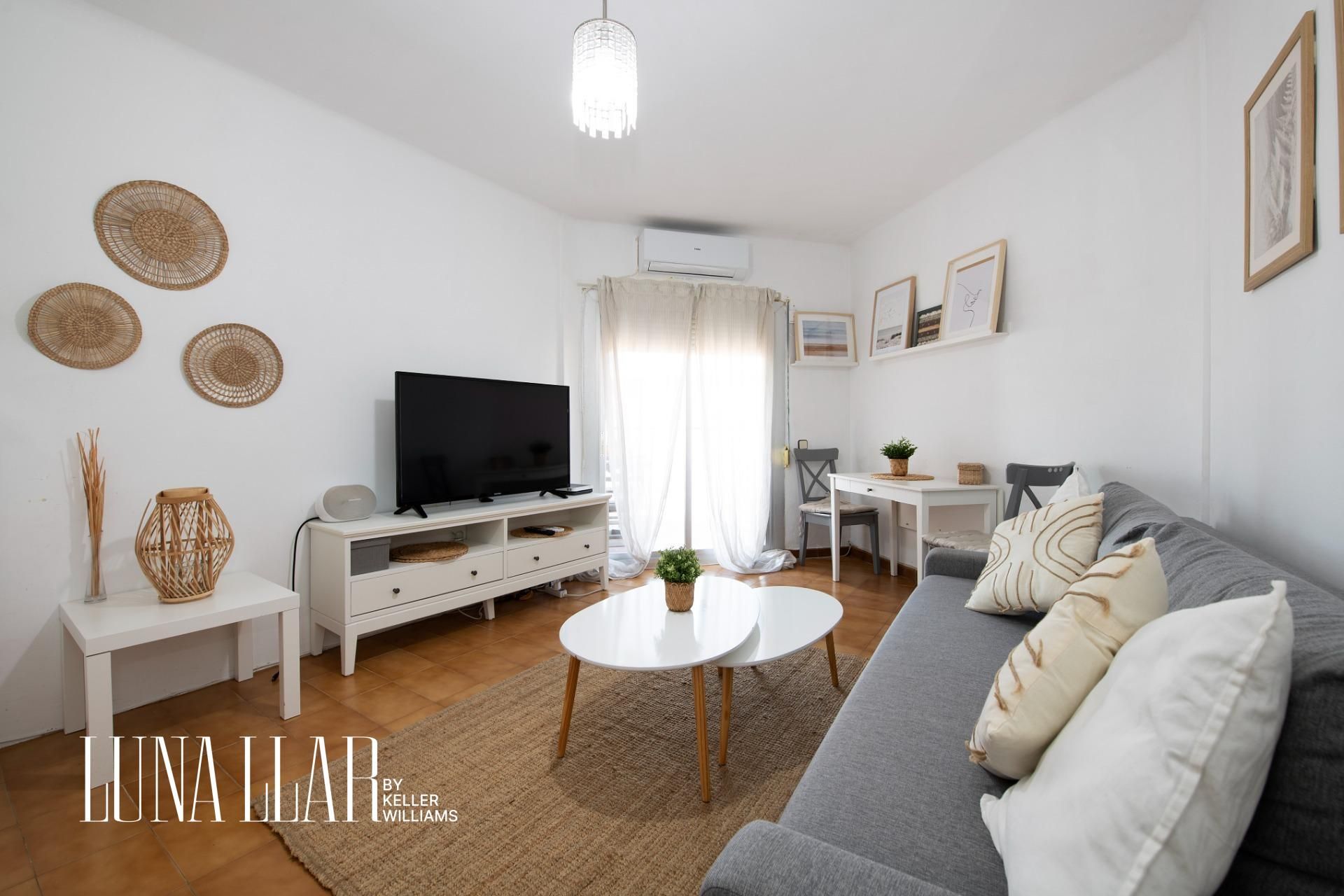 Living room of Flat for sale in Castelldefels  with Air Conditioner and Balcony