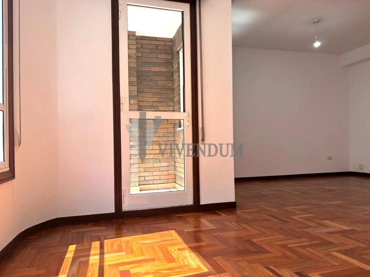Habitación de Piso de alquiler en Vigo  con Calefacción, Parquet y Terraza