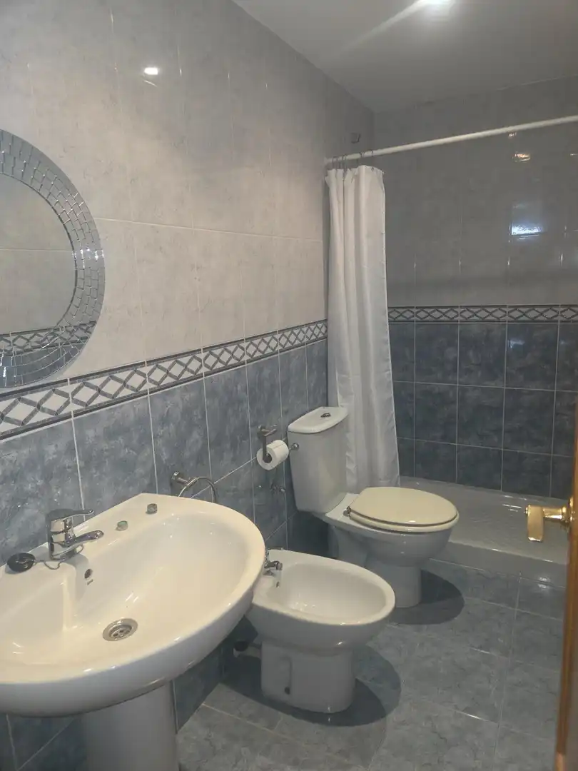 Bathroom of Flat for rent in Valencia  with Air Conditioner, Parquet flooring and Balcony