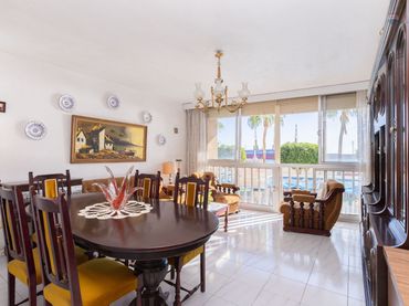 Piso con balcón en venta en Paseo del Malecon 106