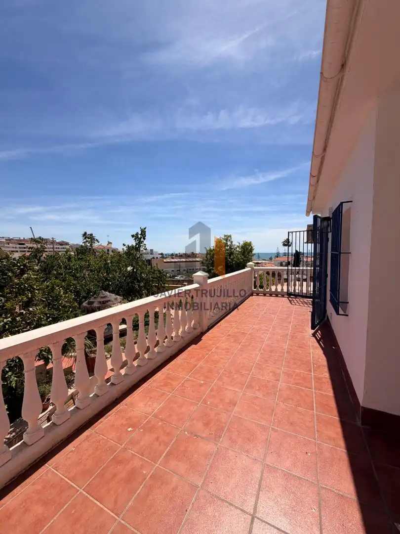Terrassa de Casa o xalet en venda en Vélez-Málaga amb Terrassa, Traster i Moblat