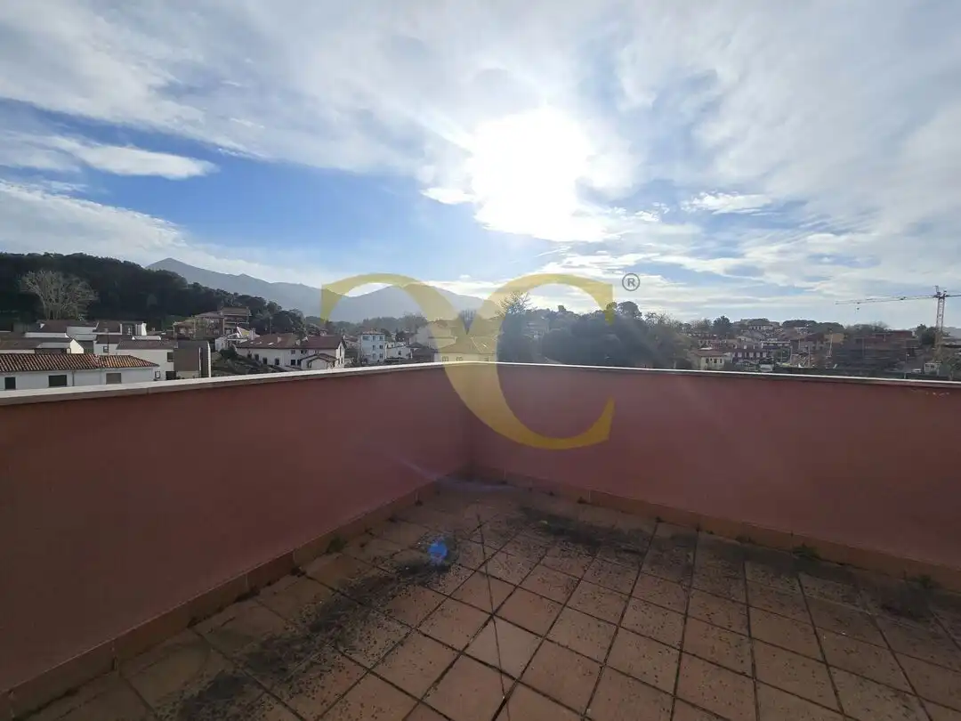Terrasse von Dachboden zum Verkauf in Llanes mit Heizung, Privatgarten und Terrasse