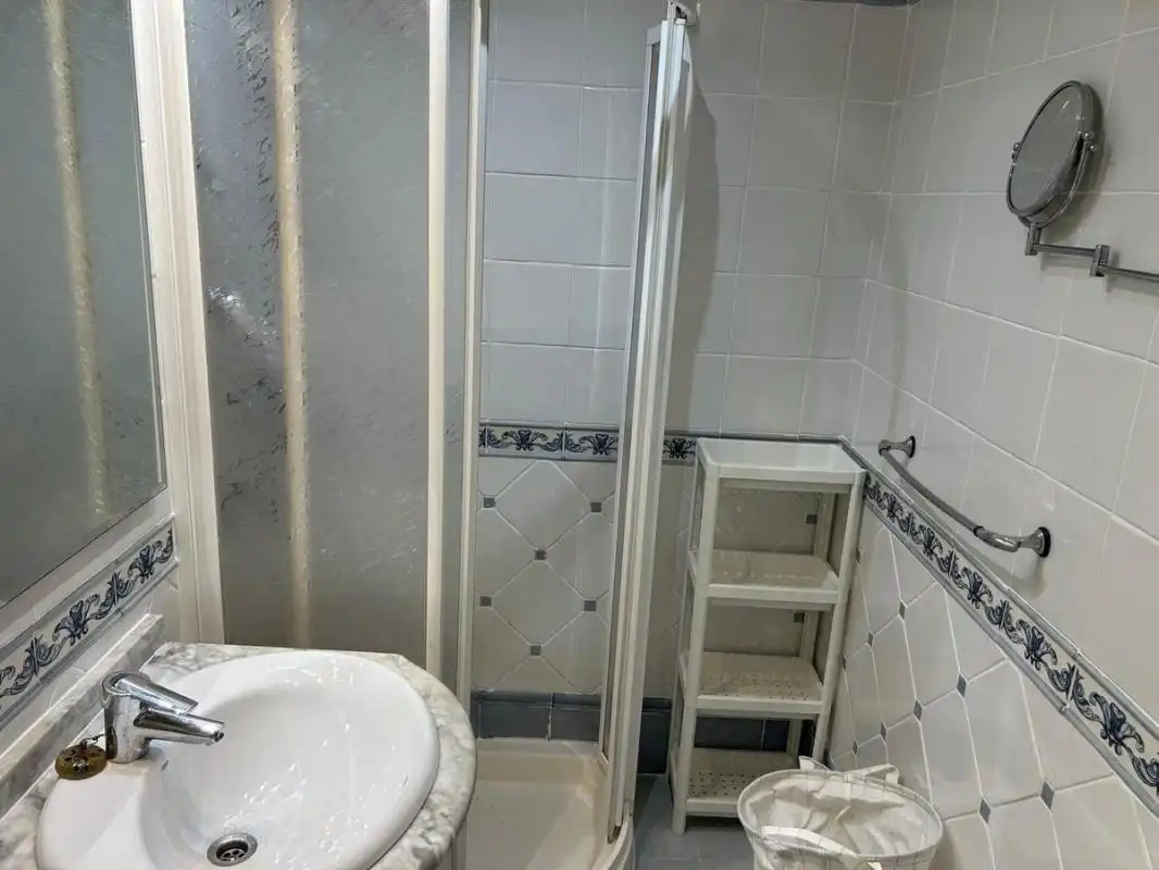 Badezimmer von Erdgeschoss zum Verkauf in Alicante / Alacant mit Klimaanlage und Heizung