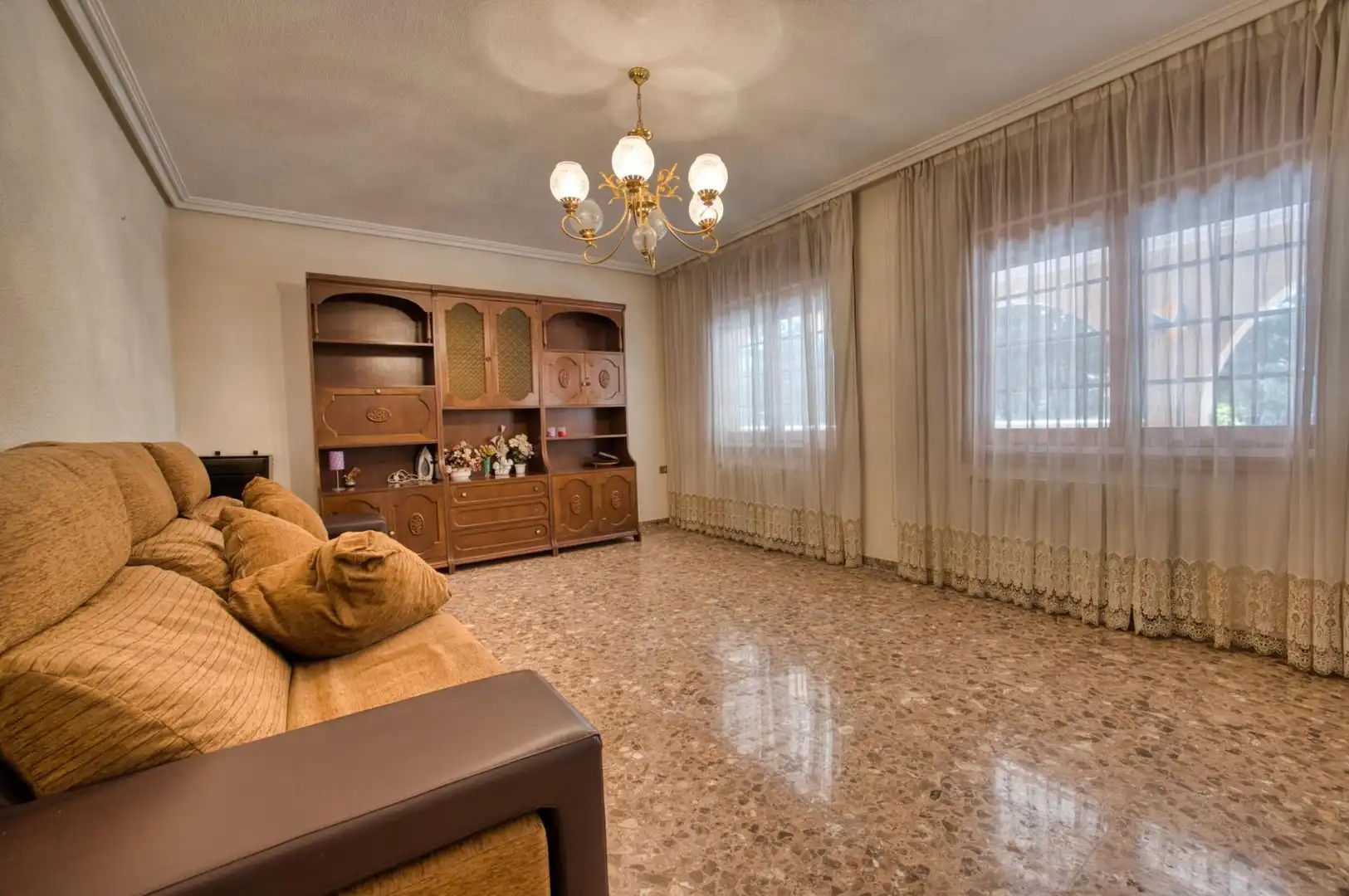 Sala de estar de Casa o chalet en venta en Mutxamel con Aire acondicionado, Calefacción y Jardín privado