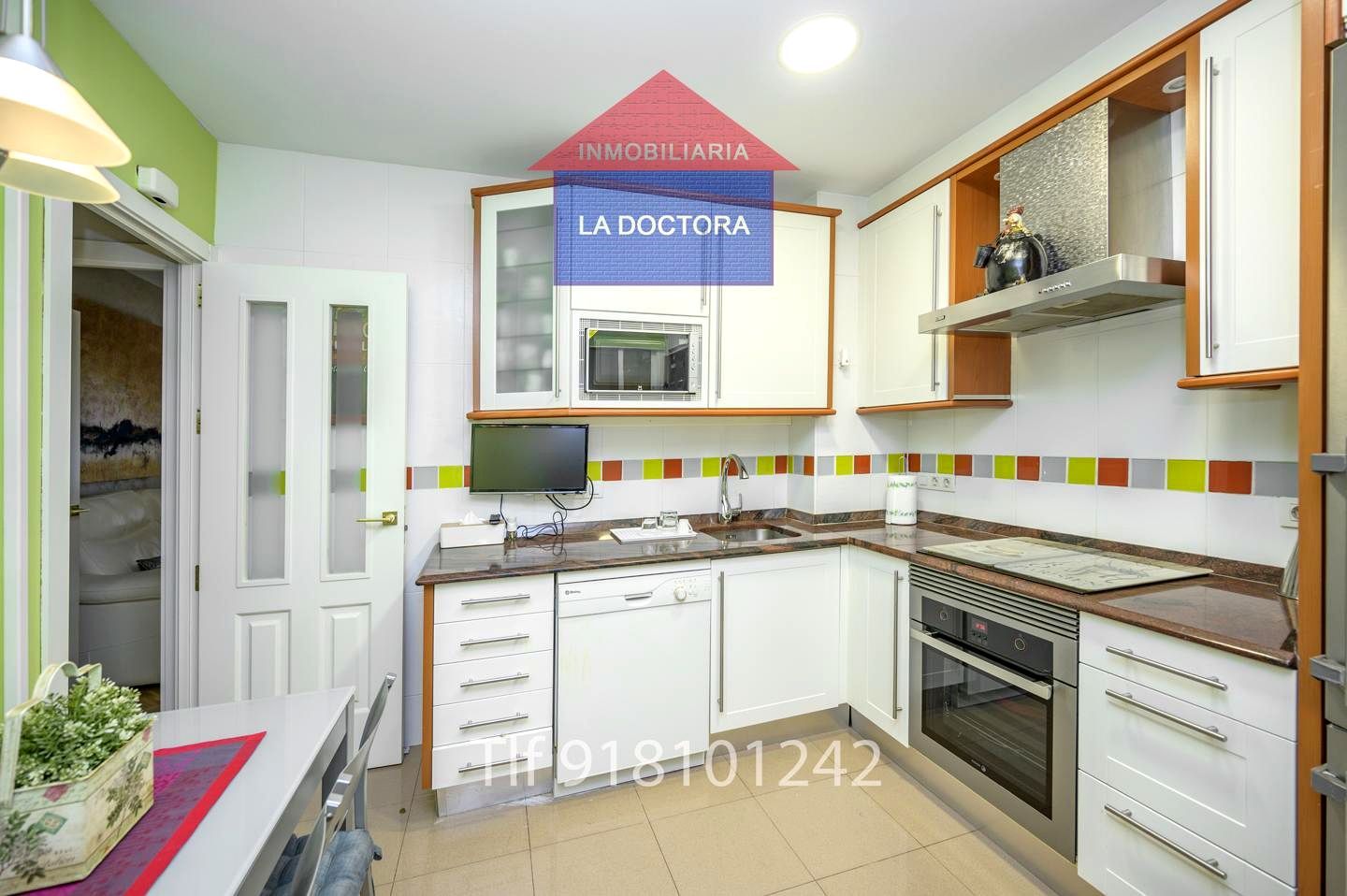 Kitchen of Flat for sale in  Madrid Capital  with Air Conditioner, Heating and Parquet flooring