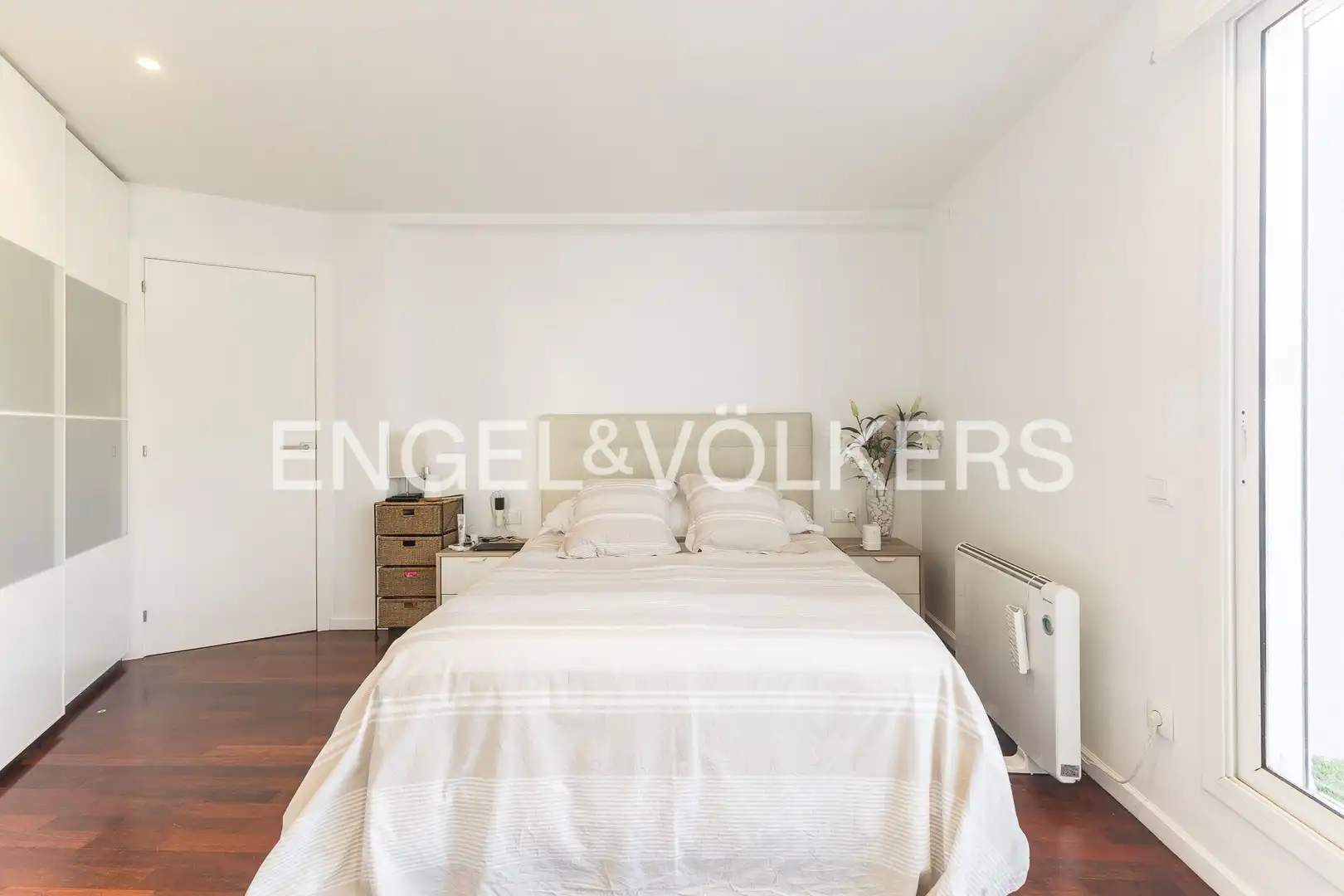 Schlafzimmer von Dachboden zur Miete in Barcelona mit Klimaanlage, Heizung und Parkett