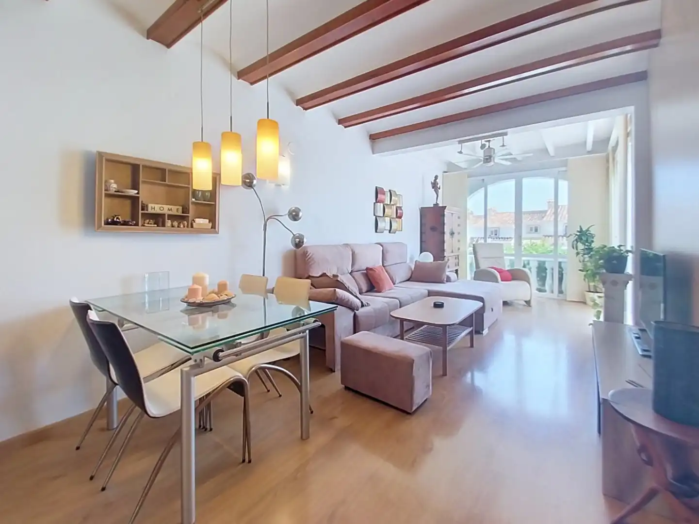 Sala d'estar de Casa o xalet en venda en L'Alfàs del Pi amb Aire condicionat, Jardí privat i Terrassa