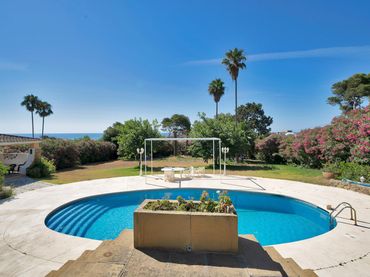 Villa avec piscine à vendre à 18 Avenida del Fuego
